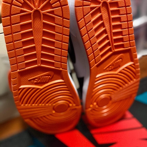 AJ1 RETRO OG - Picture 3 of 4